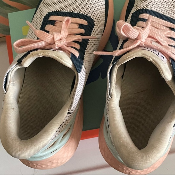 BOGO Kizik Athens Bahama Sneakers - Picture 8 of 10